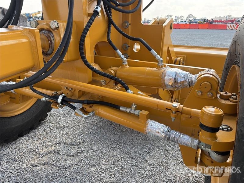 SEM 920F Motoconformadora (Sin Usar) / Motor Grader (U Grejderi