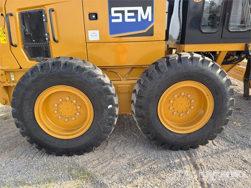 SEM 920F Motoconformadora (Sin Usar) / Motor Grader (U Greideriai