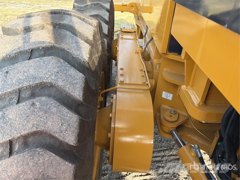 SEM 920F Motoconformadora (Sin Usar) / Motor Grader (U Greideriai