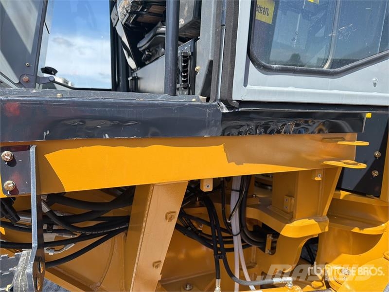 SEM 922F Motoconformadora (Sin Usar) / Motor Grader (U Równiarki