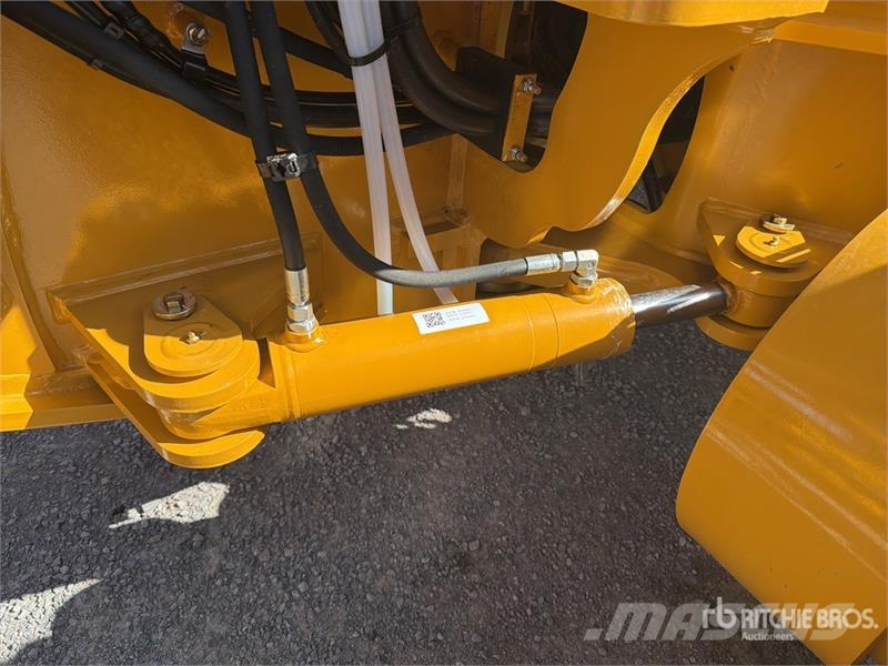 SEM 922F Motoconformadora (Sin Usar) / Motor Grader (U Równiarki