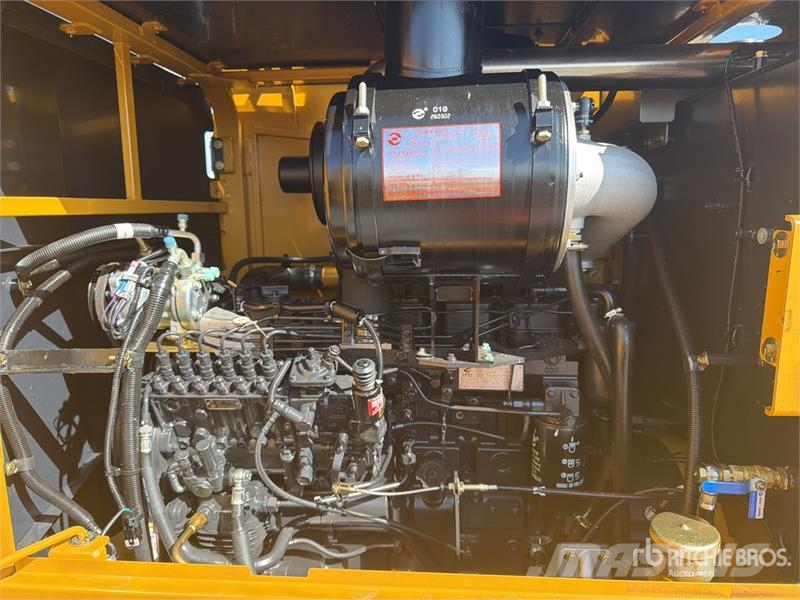 SEM 922F Motoconformadora (Sin Usar) / Motor Grader (U Równiarki