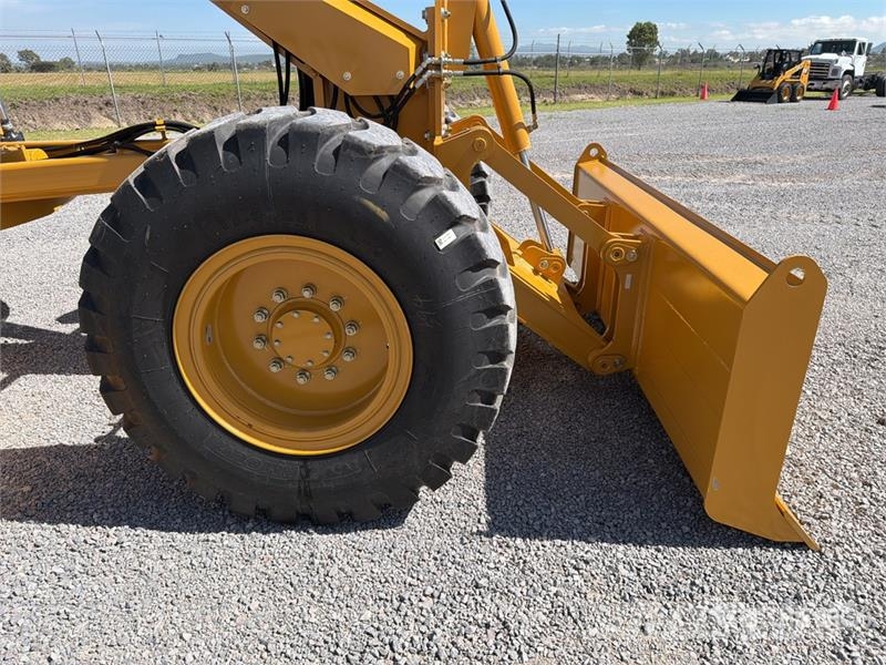 SEM 922F Motoconformadora (Sin Usar) / Motor Grader (U Równiarki