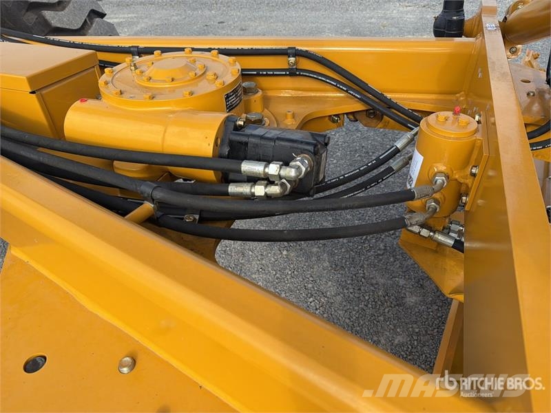 SEM 922F Motoconformadora (Sin Usar) / Motor Grader (U Grejdery