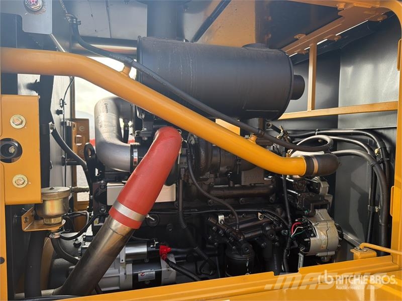 SEM 922F Motoconformadora (Sin Usar) / Motor Grader (U Grejdery
