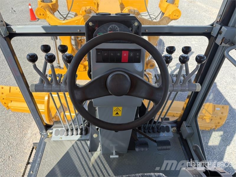 SEM 922F Motoconformadora (Sin Usar) / Motor Grader (U Równiarki