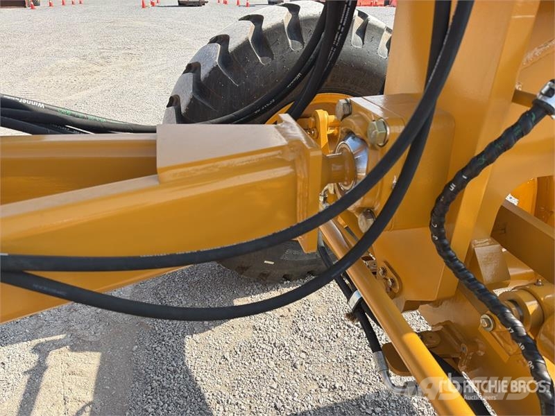 SEM 922F Motoconformadora (Sin Usar) / Motor Grader (U Grejdery