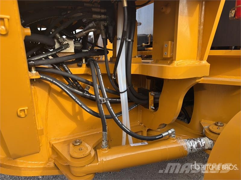 SEM 922F Motoconformadora (Sin Usar) / Motor Grader (U Grejdery