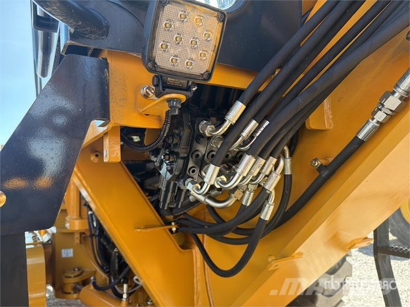 SEM 922F Motoconformadora (Sin Usar) / Motor Grader (U Równiarki