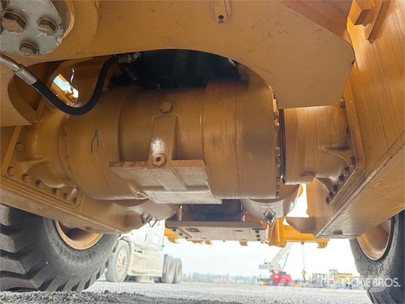 SEM 922F Motoconformadora (Sin Usar) / Motor Grader (U Grejdery