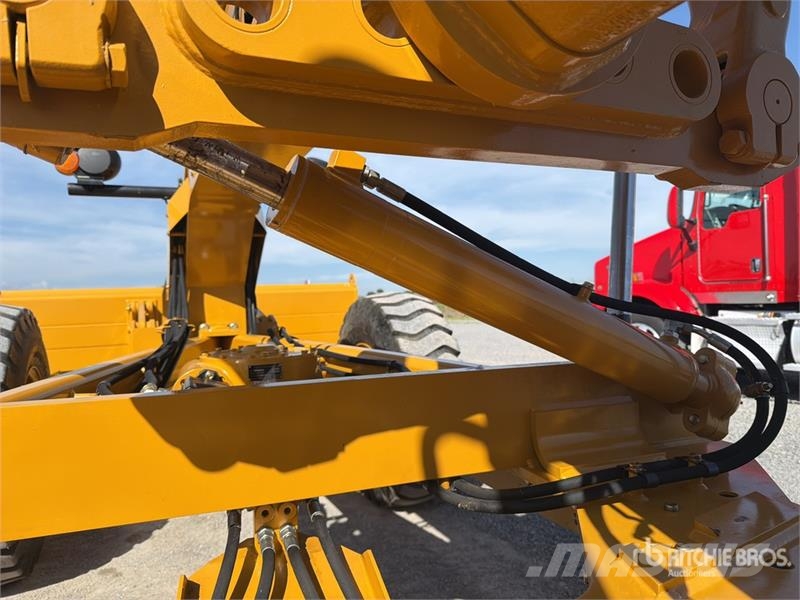 SEM 922F Motoconformadora (Sin Usar) / Motor Grader (U Równiarki
