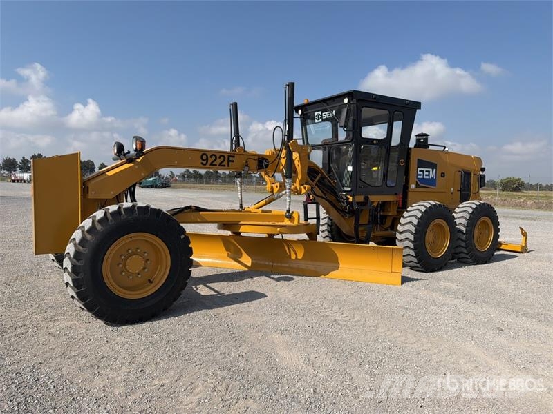 SEM 922F Motoconformadora (Sin Usar) / Motor Grader (U Grejdery