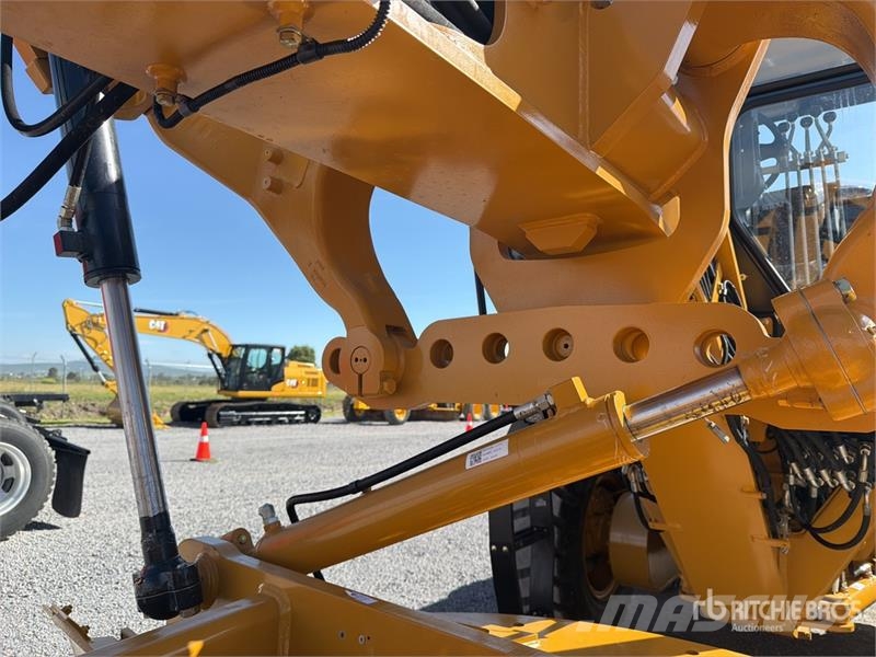 SEM 922F Motoconformadora (Sin Usar) / Motor Grader (U Równiarki