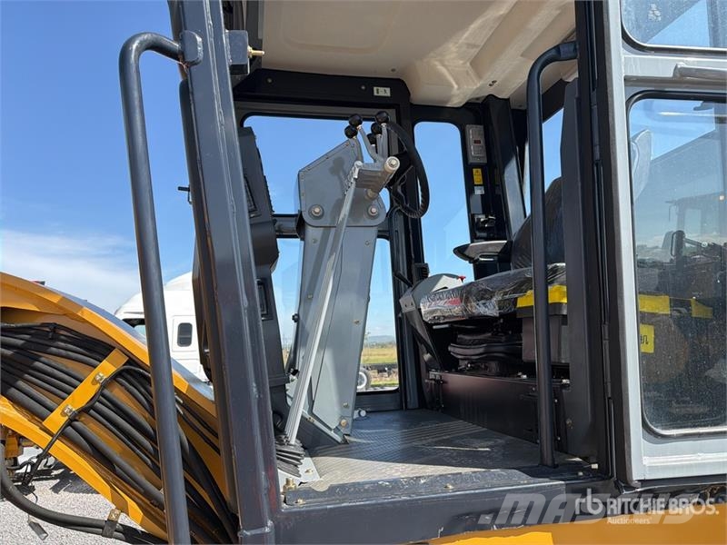 SEM 922F Motoconformadora (Sin Usar) / Motor Grader (U Równiarki