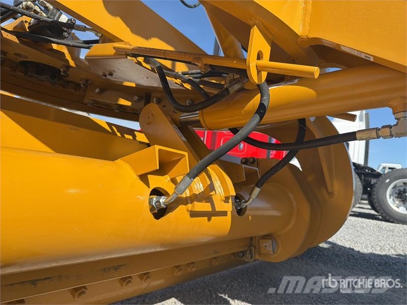 SEM 922F Motoconformadora (Sin Usar) / Motor Grader (U Równiarki