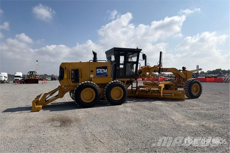 SEM 922F Motoconformadora (Sin Usar) / Motor Grader (U Grejdery