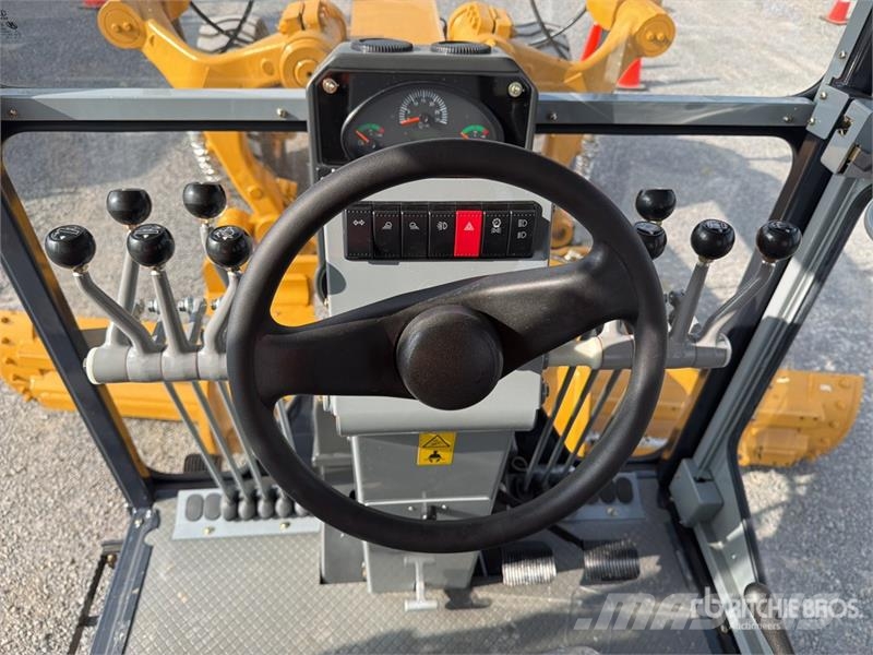 SEM 922F Motoconformadora (Sin Usar) / Motor Grader (U Grejdery