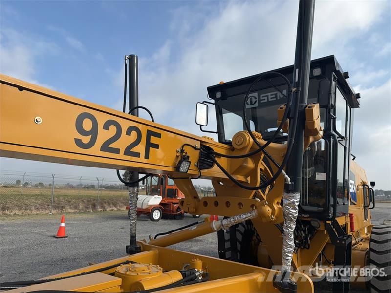 SEM 922F Motoconformadora (Sin Usar) / Motor Grader (U Grejdery
