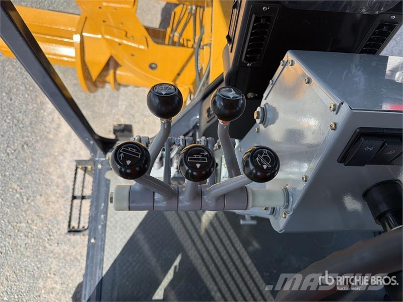 SEM 922F Motoconformadora (Sin Usar) / Motor Grader (U Równiarki