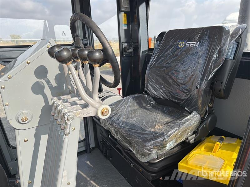 SEM 922F Motoconformadora (Sin Usar) / Motor Grader (U Grejdery