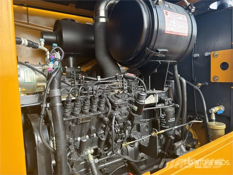 SEM 922F Motoconformadora (Sin Usar) / Motor Grader (U Grejdery
