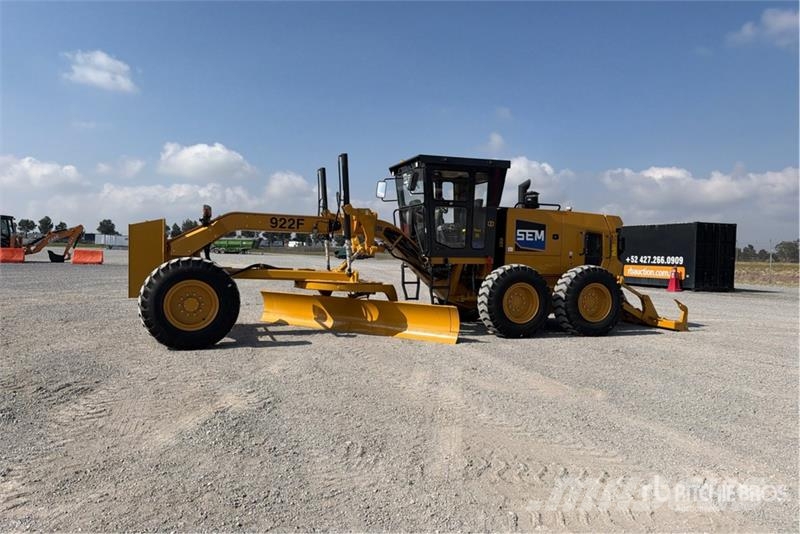 SEM 922F Motoconformadora (Sin Usar) / Motor Grader (U Grejdery