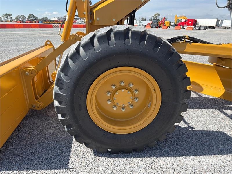 SEM 922F Motoconformadora (Sin Usar) / Motor Grader (U Równiarki