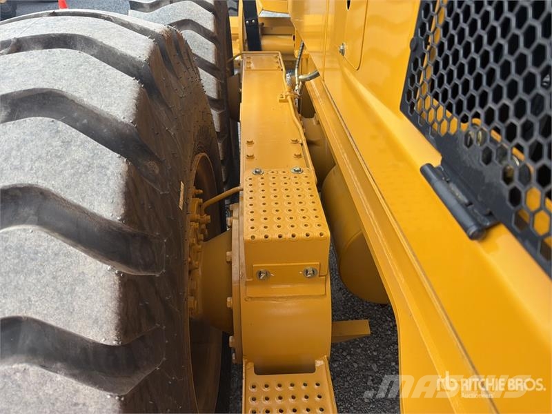 SEM 922F Motoconformadora (Sin Usar) / Motor Grader (U Grejdery