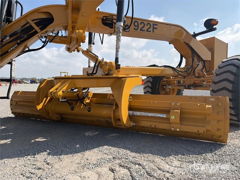 SEM 922F Motoconformadora (Sin Usar) / Motor Grader (U Grejdery