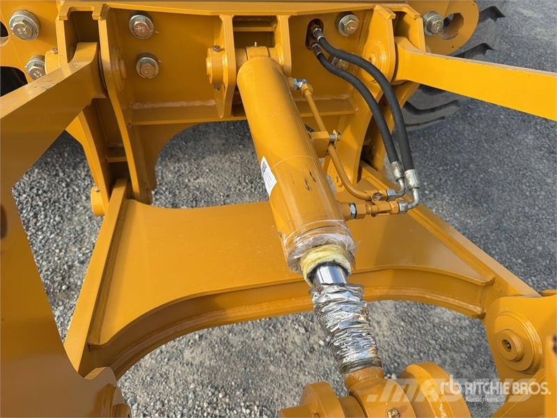 SEM 922F Motoconformadora (Sin Usar) / Motor Grader (U Grejdery