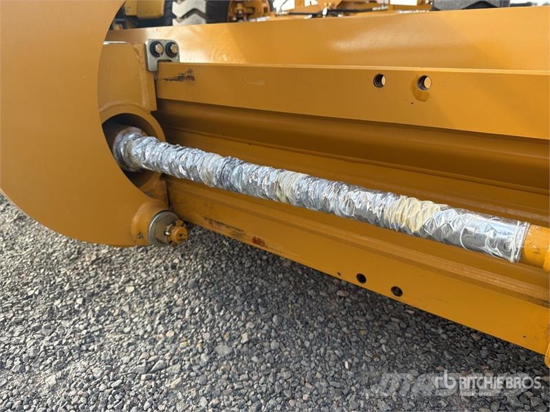 SEM 922F Motoconformadora (Sin Usar) / Motor Grader (U Grejdery