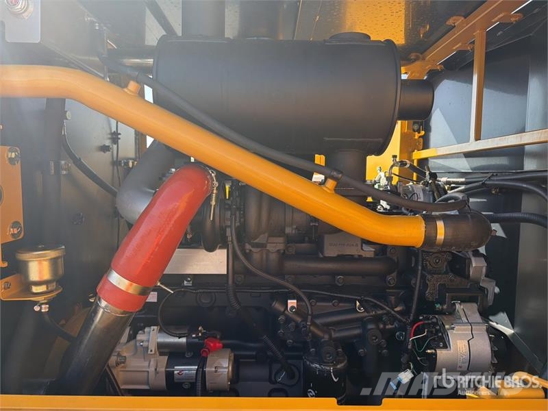 SEM 922F Motoconformadora (Sin Usar) / Motor Grader (U Równiarki