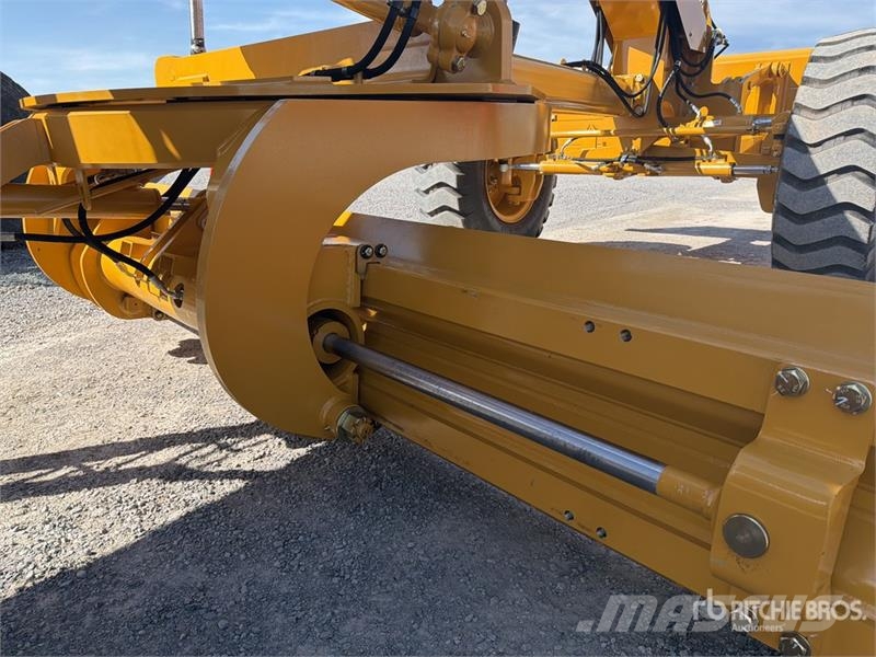 SEM 922F Motoconformadora (Sin Usar) / Motor Grader (U Równiarki
