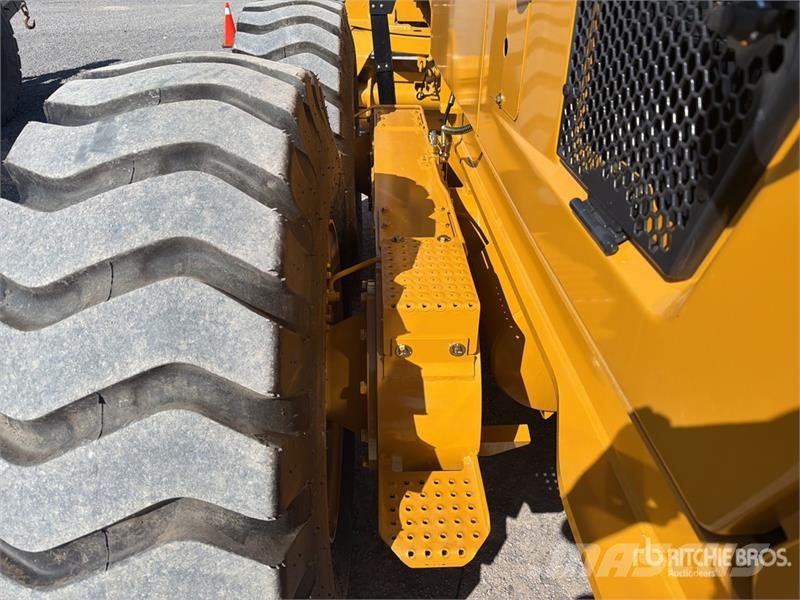 SEM 922F Motoconformadora (Sin Usar) / Motor Grader (U Równiarki