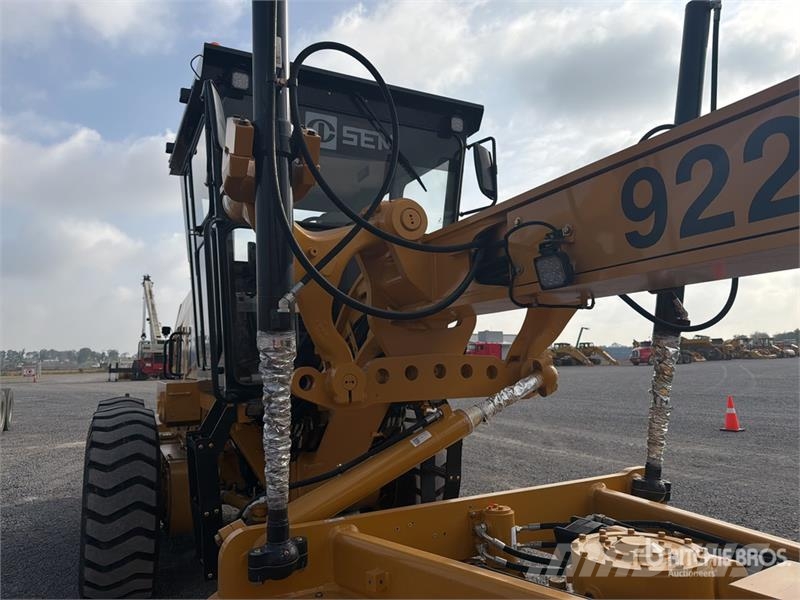 SEM 922F Motoconformadora (Sin Usar) / Motor Grader (U Grejdery
