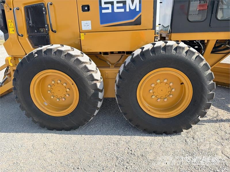 SEM 922F Motoconformadora (Sin Usar) / Motor Grader (U Grejdery