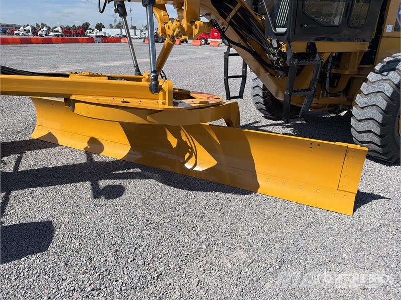 SEM 922F Motoconformadora (Sin Usar) / Motor Grader (U Równiarki