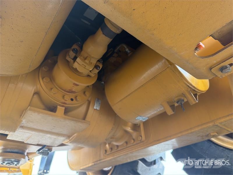 SEM 922F Motoconformadora (Sin Usar) / Motor Grader (U Grejdery