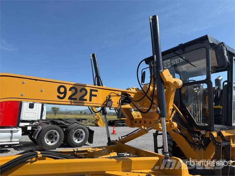 SEM 922F Motoconformadora (Sin Usar) / Motor Grader (U Równiarki