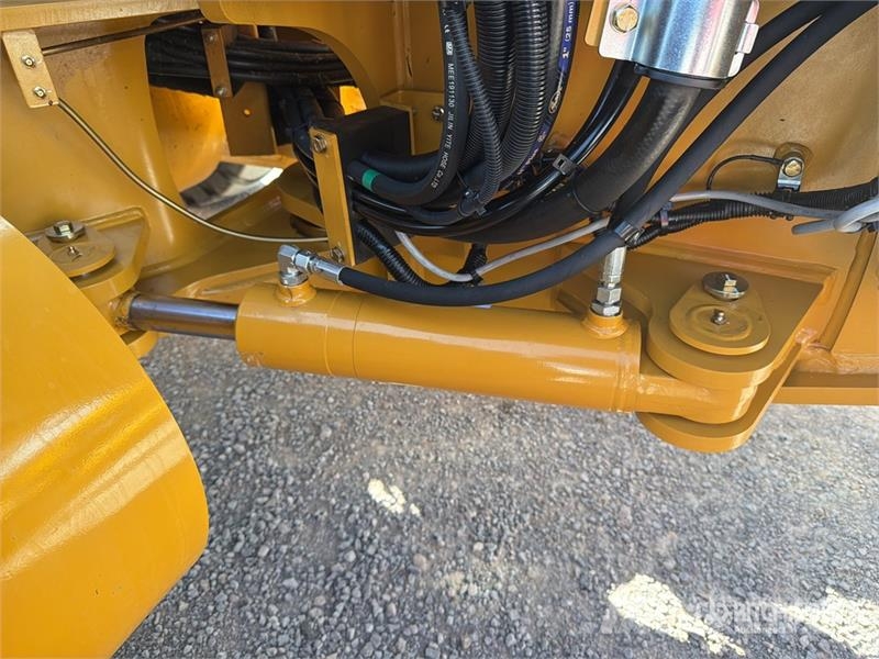 SEM 922F Motoconformadora (Sin Usar) / Motor Grader (U Równiarki