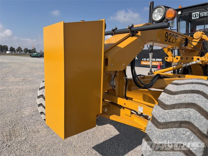 SEM 922F Motoconformadora (Sin Usar) / Motor Grader (U Grejdery