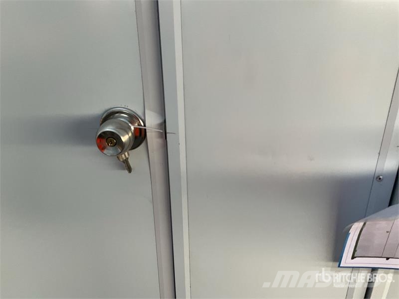 SKLP HF2 6 ft 10 in x 3 ft 7 in 2 Person Baño Port Ostale komponente