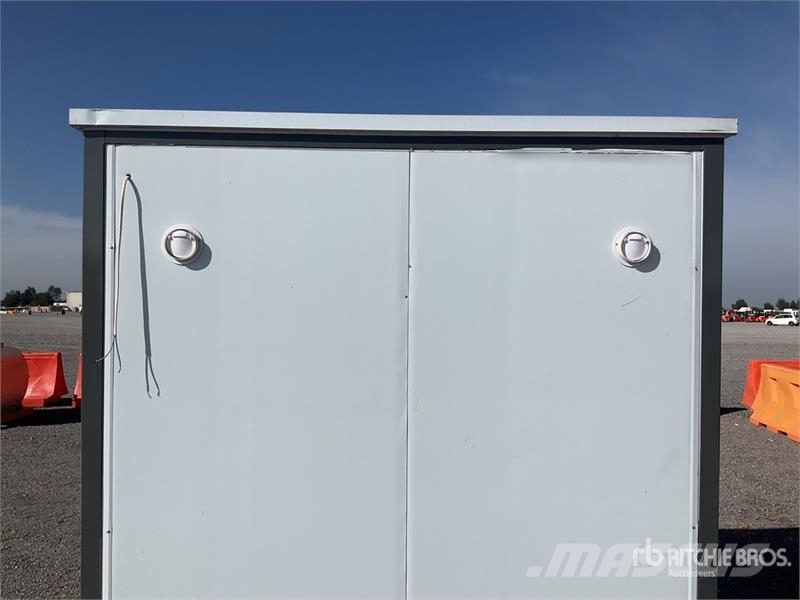SMPT -D-L 3 ft 7 in x 6 ft 10 in 2 Person Baño Por Drugi deli