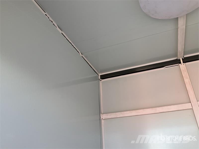 SMPT -D-L 3 ft 7 in x 6 ft 10 in 2 Person Baño Por Drugi deli
