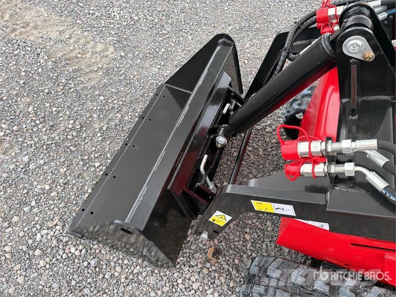  SSL1300 Mini Minicargador (Sin Usar) / Mini Compac لوادر انزلاقية التوجيه
