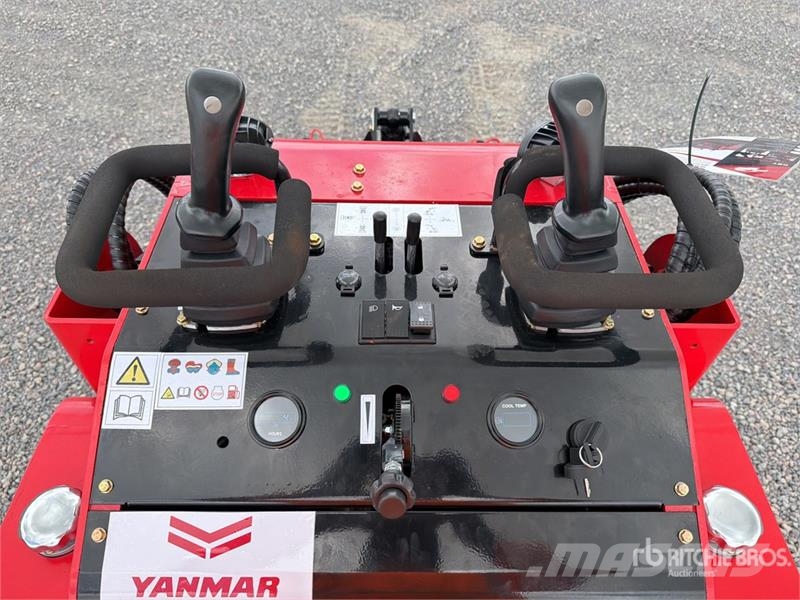  SSL1300 Mini Minicargador (Sin Usar) / Mini Compac لوادر انزلاقية التوجيه