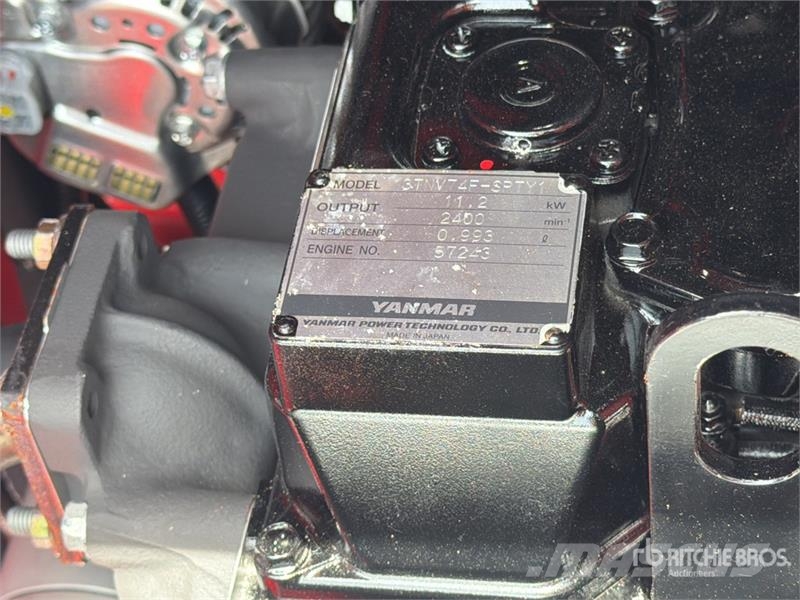  SSL1300 Mini Minicargador (Sin Usar) / Mini Compac لوادر انزلاقية التوجيه