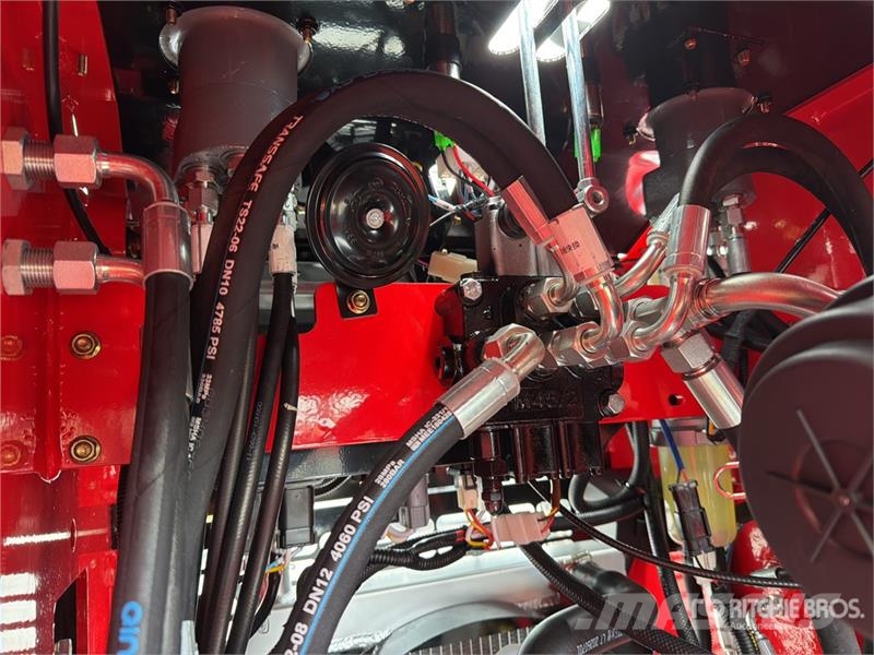  SSL1300-RED Mini Minicargador (Sin Usar) / Mini Co لوادر انزلاقية التوجيه