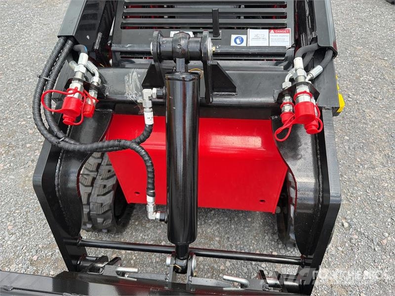  SSL1300-RED Mini Minicargador (Sin Usar) / Mini Co لوادر انزلاقية التوجيه