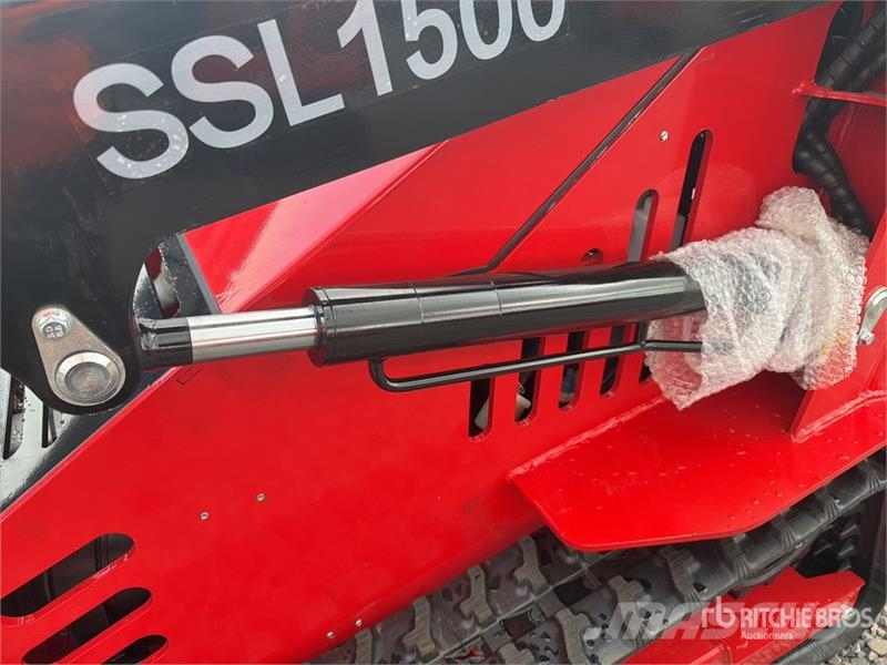  SSL1500 Mini Minicargador (Sin Usar) / Mini Compac Lietoti riteņu kompaktiekrāvēji